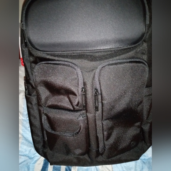 EUC Lululemon cruiser backpack - Picture 3 of 13